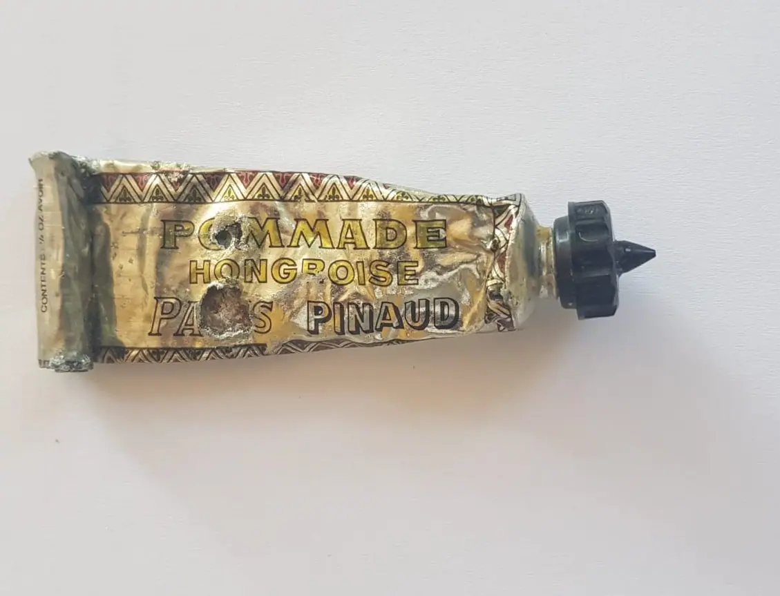 Pommade Hongroise Pinaud, París: crema fijadora para bigote