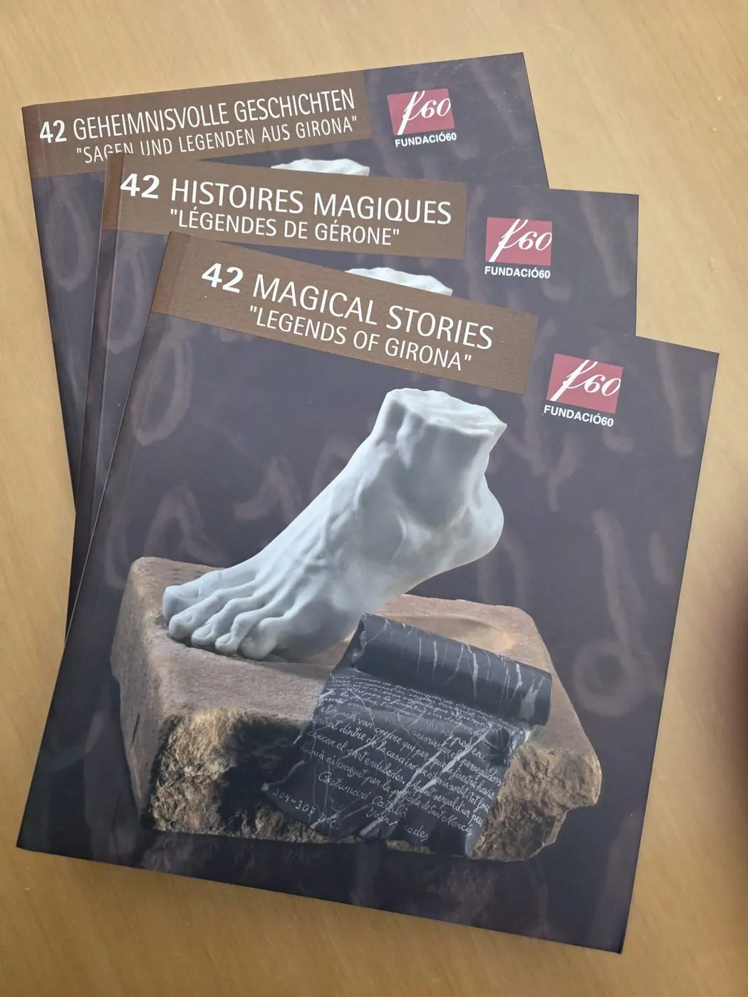 «42 historias mágicas. Leyendas de Girona», en varias lenguas