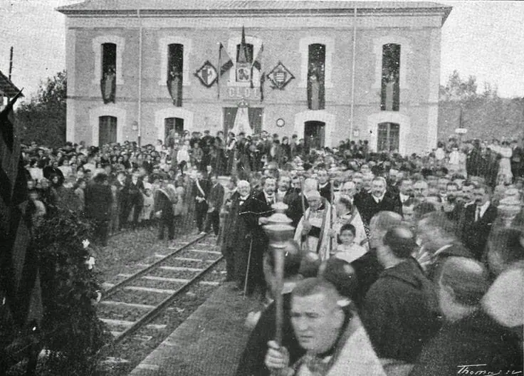 La estación de tren de Olot en 1912, en la línea de Olot a Sant Feliu de Guíxols