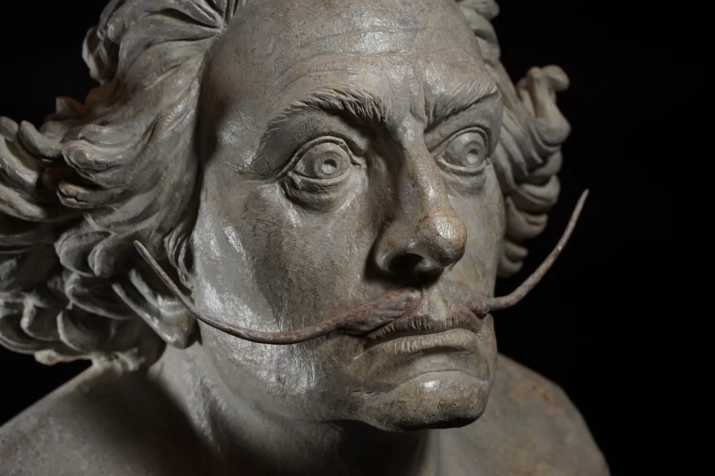 Detalles: Dalí, 49 años · 1953