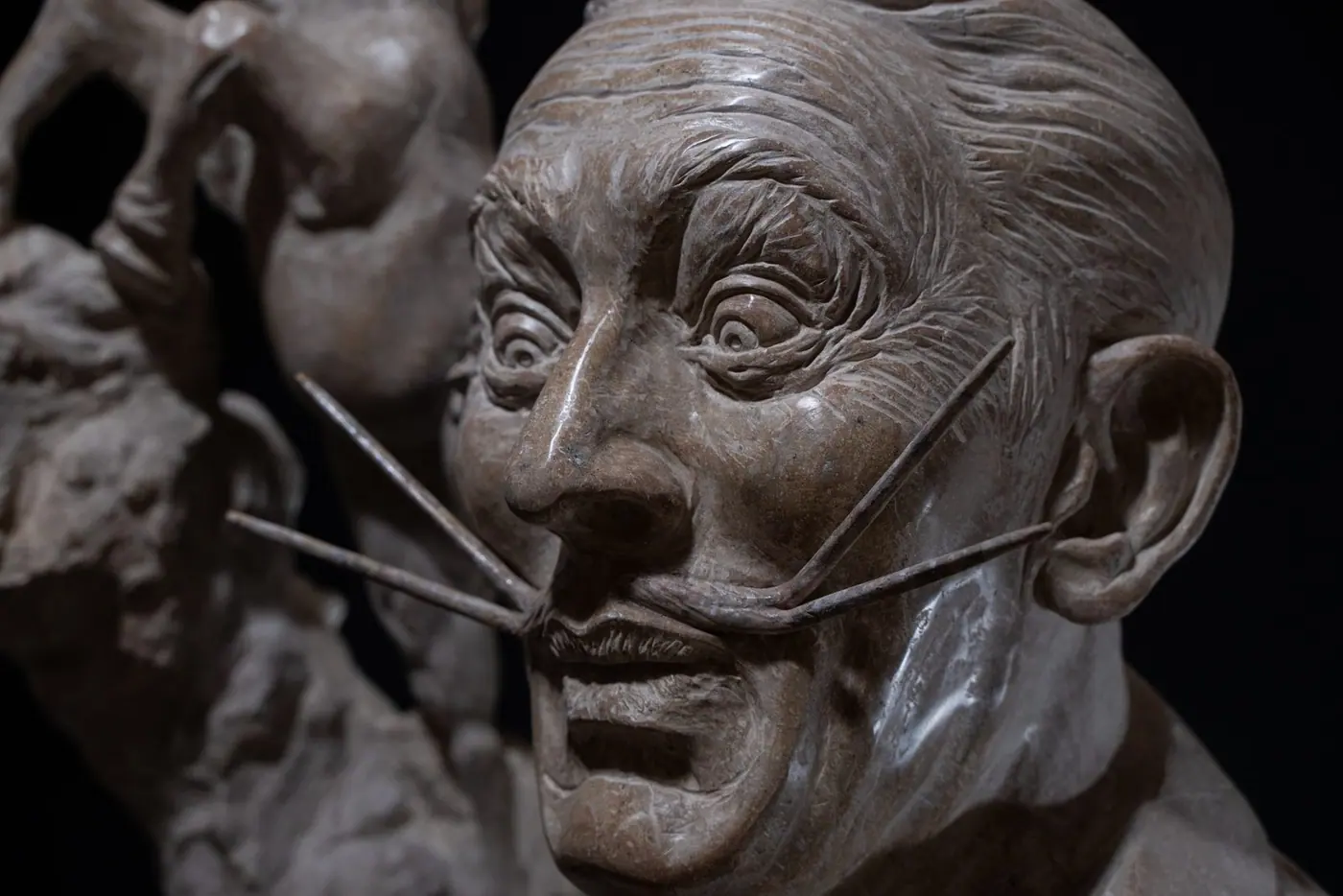 Detalles: En busca de la felicidad surrealista